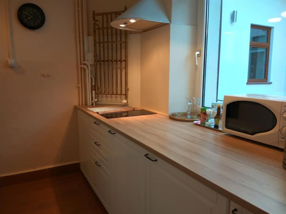 Big Cosy Retro Apt, Free Parking, 15Min Oldtown & Kazimierz - By Homelike Krakow Exterior photo